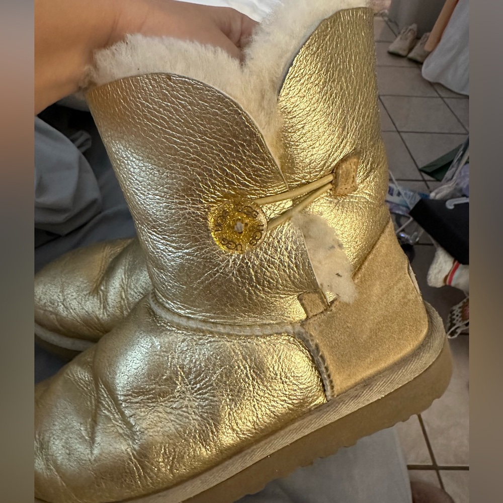 Ugg boots - Picture 2 of 9